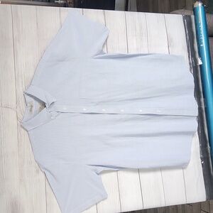 L.L.Bean traditional fit blue and white short sleeve button down